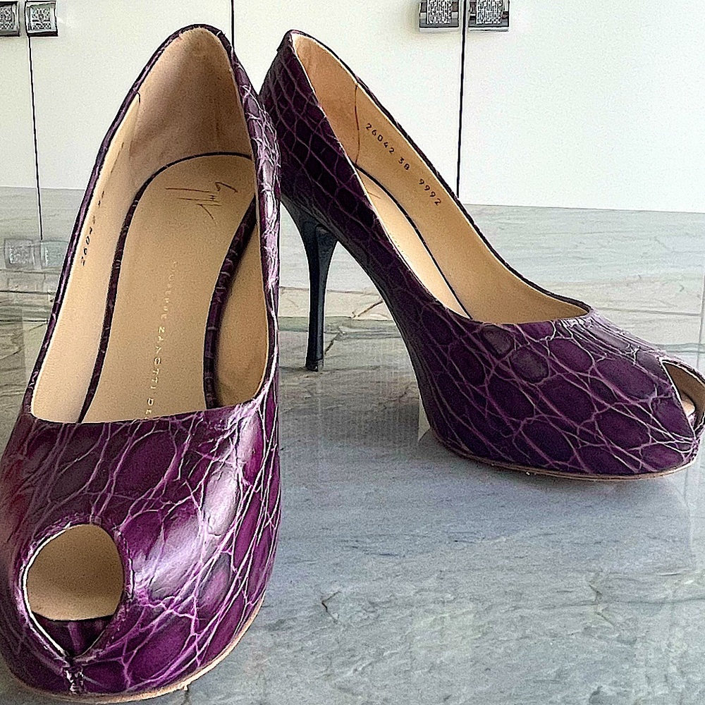 Giuseppe Zanotti - Purple Faux Snakeskin Peep Toe Pump
